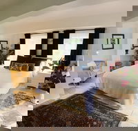 Bangalow Studio Apartment - Sydneys Hotel