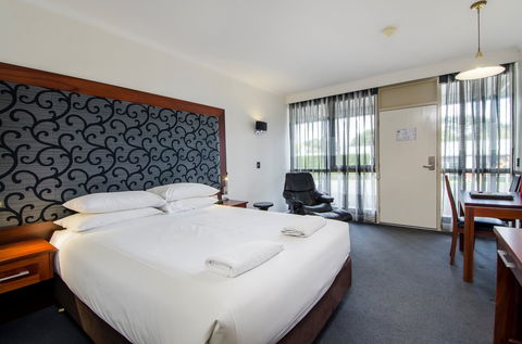 Commodore On The Park - Sydneys Hotel 2