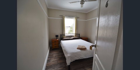 Family Hotel Cootamundra - Sydneys Hotel 0