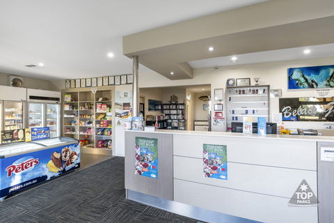 Geraldton Belair Gardens Caravan Park - Sydneys Hotel 0