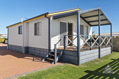 Geraldton Belair Gardens Caravan Park - Sydneys Hotel 2