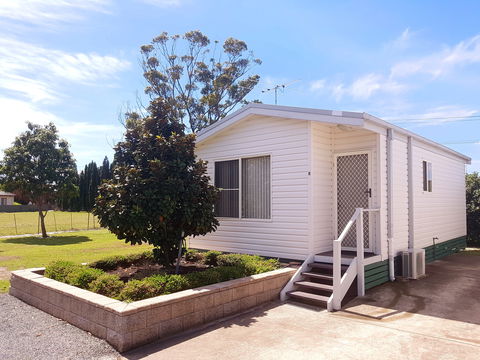Pacific Gardens Village - Sydneys Hotel 1