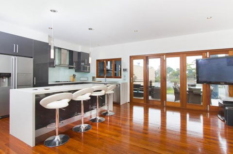Shellharbour Seabird - Sydneys Hotel 2