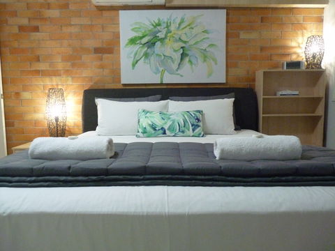 Sunseeker Motel - Sydneys Hotel 0