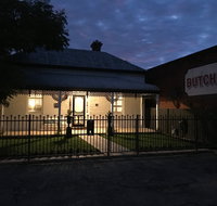 The Old Butcher's House - Sydneys Hotel