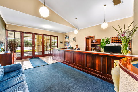 The Henty - Sydneys Hotel 2