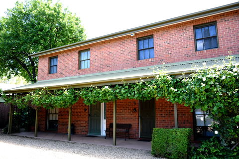 Wagga Riverside Apartments - Sydneys Hotel 0