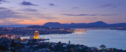 Wrest Point - Sydneys Hotel 1