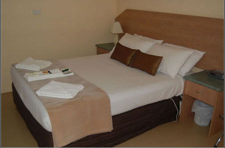 Apollo Gardens Caravan Park - Sydneys Hotel 1