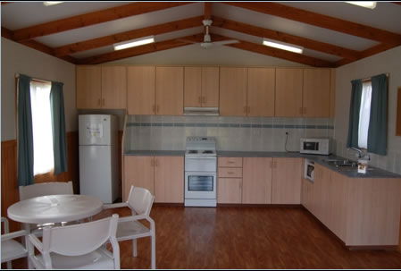 Apollo Gardens Caravan Park - Sydneys Hotel 5