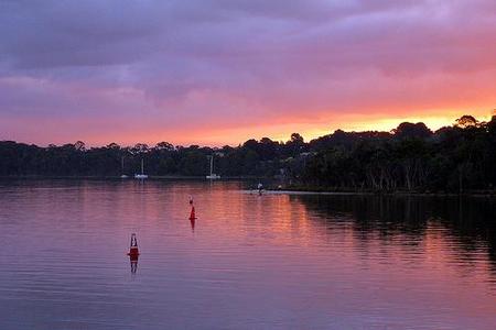 Resthaven Caravan Park - Sydneys Hotel 1