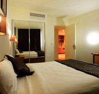 Golden Pebble Hotel - Sydneys Hotel