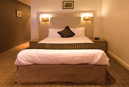 Golden Pebble Hotel - Sydneys Hotel 2