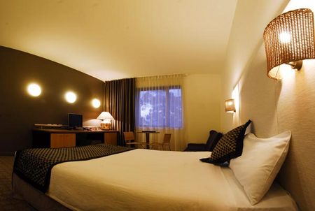 Golden Pebble Hotel - Sydneys Hotel 4
