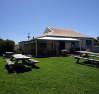 Apostles Camping Park and Cabins - Sydneys Hotel