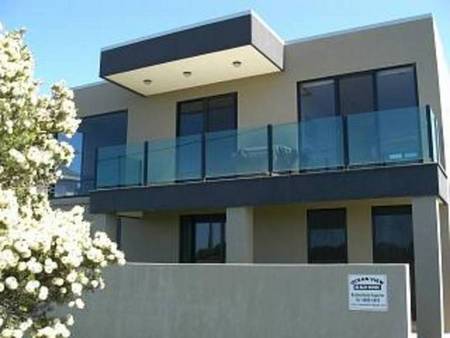 Ocean View Beach House - Sydneys Hotel 1