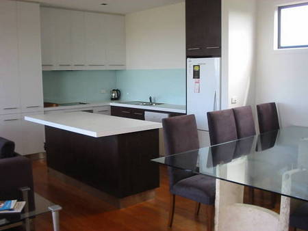 Ocean View Beach House - Sydneys Hotel 4