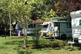 Beach Park Tourist Caravan Park - Sydneys Hotel 4