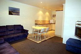 Allambi Holiday Apartments - Sydneys Hotel 2