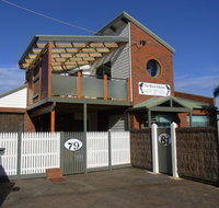 Black Dolphin Townhouse and Apartment