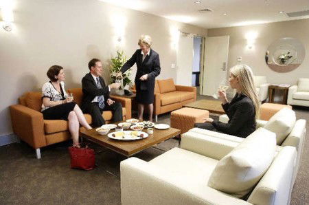 Quest Mascot - Sydneys Hotel 1