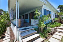 Ayindi Beach Retreat - Sydneys Hotel 0