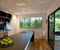 Ayindi Beach Retreat - Sydneys Hotel 3
