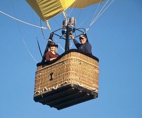 Balloon Safari - Sydneys Hotel 3