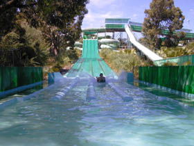 Kalamunda Wet 'n' Wild - Sydneys Hotel 1