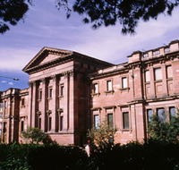 Australian Museum - Sydneys Hotel