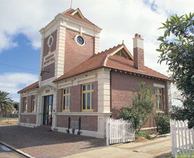 Merredin Town Hall - Sydneys Hotel 0