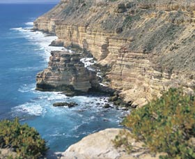 Island Rock And Natural Bridge - Sydneys Hotel 0