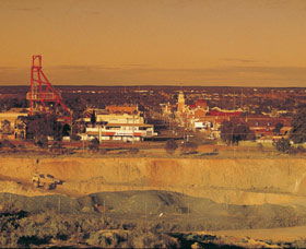 Super Pit - Sydneys Hotel 0