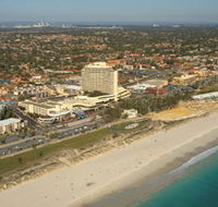 Scarborough Beach - Sydneys Hotel