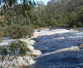 Moons Crossing - Sydneys Hotel 0