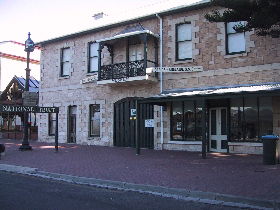  Sydneys Hotel