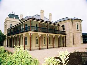  Sydneys Hotel