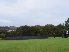 Minlaton Golf Club - Sydneys Hotel 0
