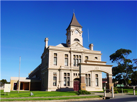  Sydneys Hotel
