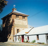 The Oakbank Weaver - Sydneys Hotel