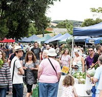 Willunga Farmers' Market - Sydneys Hotel