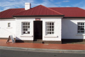 The Watch House - Sydneys Hotel 0