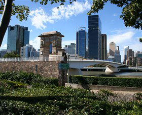Former Victoria Bridge Abutment (Memorial) - Sydneys Hotel 0