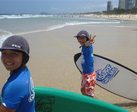 Broadbeach Surf School - Sydneys Hotel 0