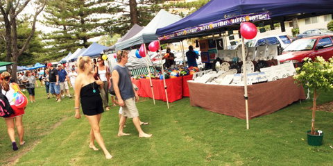 Broadbeach Beachfront Markets - Sydneys Hotel 6