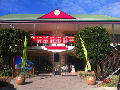 Nutworks - Sydneys Hotel 0