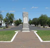 War Memorial and Heroes Avenue - Sydneys Hotel