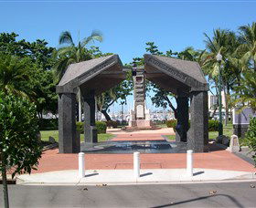 The Strand Park Townsville War Memorial - Sydneys Hotel 0