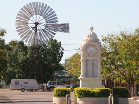 Between The Bougainvilleas Heritage Trail - Sydneys Hotel 0