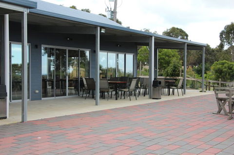 Tuckerberry Hill - Sydneys Hotel 4